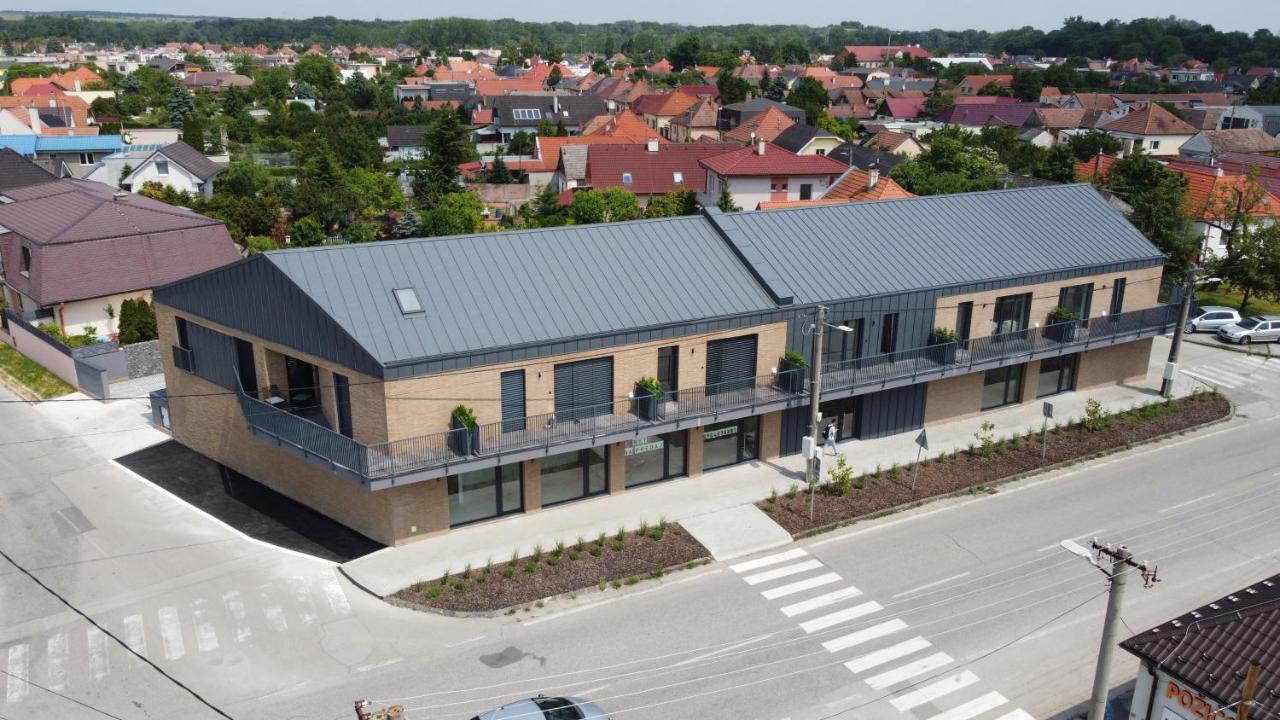 Project Ik Luxury Apartments Sered' Exterior photo
